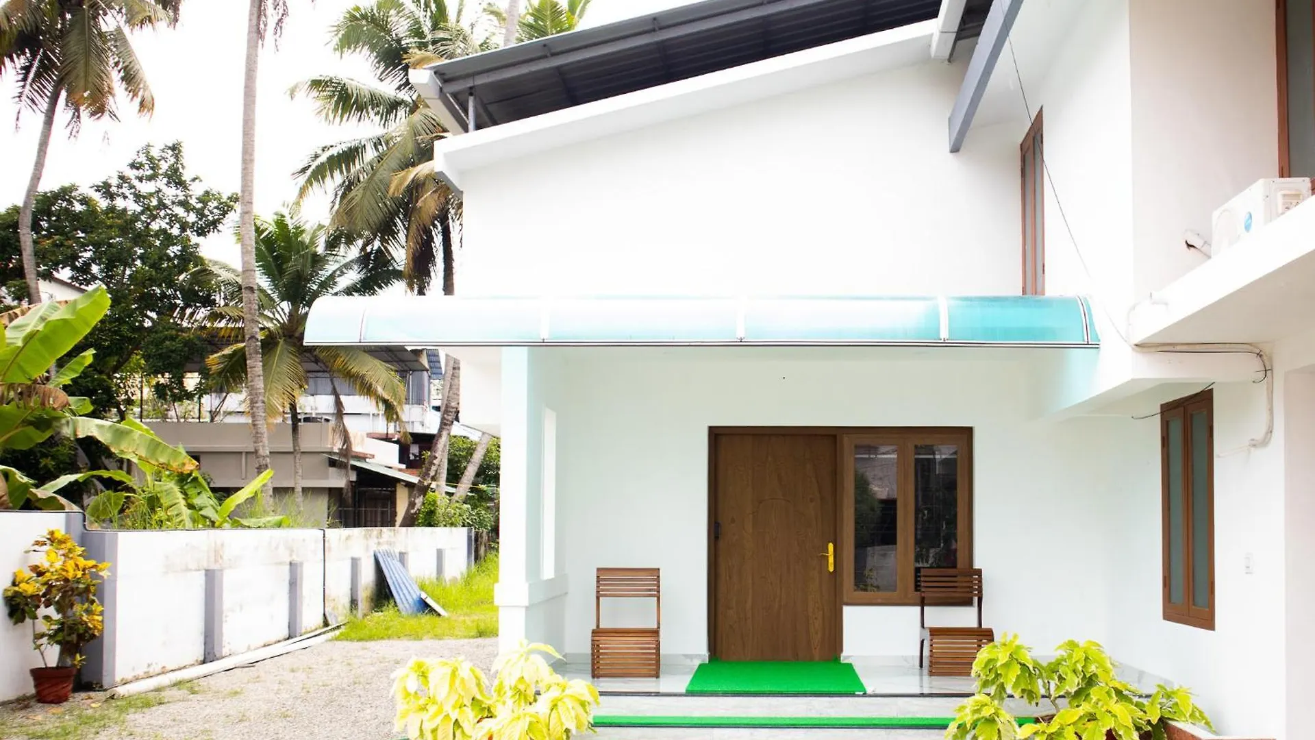 Salalah Enclave - 3 Ac Bedroom House At Vytilla, Kochi