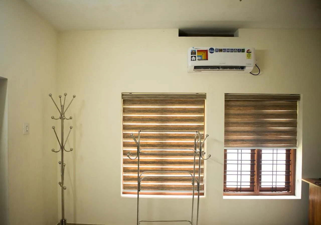 Salalah Enclave - 3 Ac Bedroom House At Vytilla, Kochi India